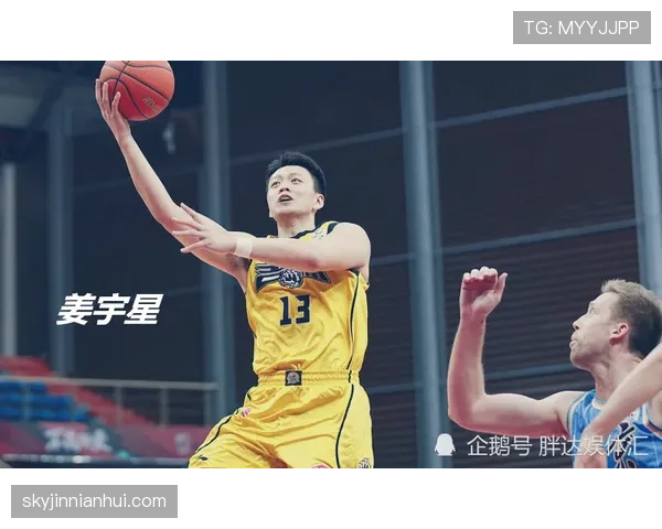 邓擅长突破和无球跑动，挡拆后表现高效提升快攻得分威胁
